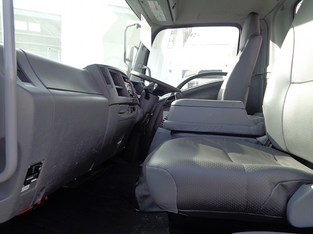 サムネイル画像16 登録在庫リスト No.9767いすゞ フォワード 平成31年 2PG-FRR90S1