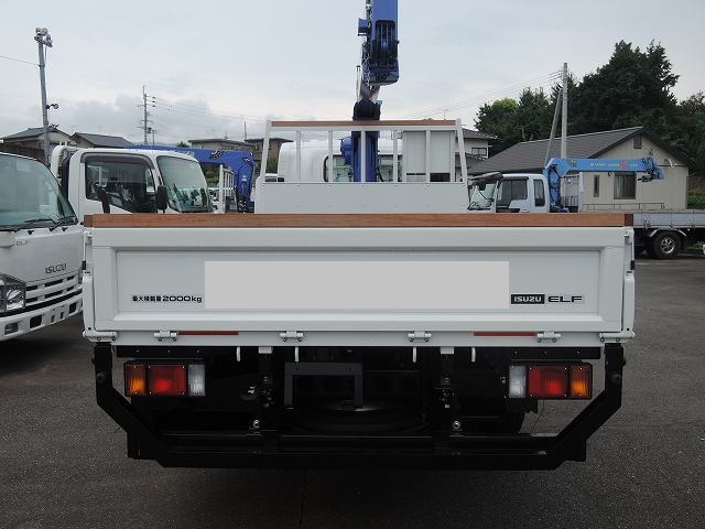 納車画像2 ご成約ありがとうございます 2014年9月1日 福岡県 T様。 新車2tクレーン付車を納品させていただきました。
■いすゞ エルフ H26年 TKG-NPR85AR
■タダノクレーン ZE265HR 5段ブーム・ラジコン・フックイン
●床鉄板、ネジレ防止、メッキバンパー、荷台ドア3方木枠、車幅灯、作業灯、フレーム工具箱、
鳥居工具箱、敷板格納、リーフ増し