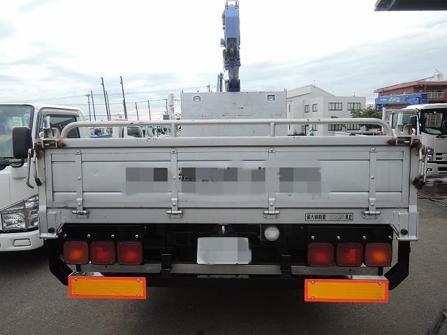 納車画像2 ご成約ありがとうございます 2014年9月5日 福岡県 S様。 4tクレーン付車(中古)を納車させていただきました。
■三菱ふそう ファイター H19年式 PA-FK61F
■タダノクレーン ZF365HE リアジャッキ付 5段ブーム・ラジコン・フックイン(お客様所有)
●クレーン リフォーム及び取付、床鉄板、横根太6本増し、あおり三方アングル補強、シャーシ塗装、
車幅灯、作業灯、 鳥居フタ付工具箱、フレーム網工具箱、敷板、タイヤストッパー